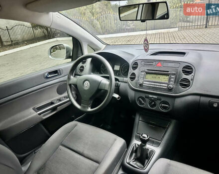Сірий Фольксваген Golf Plus, об'ємом двигуна 1.4 л та пробігом 201 тис. км за 5100 $, фото 9 на Automoto.ua