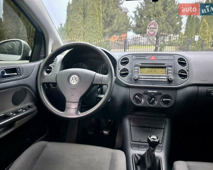 Сірий Фольксваген Golf Plus, об'ємом двигуна 1.4 л та пробігом 201 тис. км за 5100 $, фото 8 на Automoto.ua