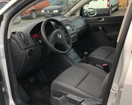 Серый Фольксваген Гольф Плюс, объемом двигателя 1.4 л и пробегом 159 тыс. км за 5000 $, фото 20 на Automoto.ua