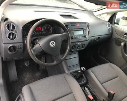 Серый Фольксваген Гольф Плюс, объемом двигателя 1.4 л и пробегом 159 тыс. км за 5000 $, фото 15 на Automoto.ua