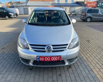 Серый Фольксваген Гольф Плюс, объемом двигателя 1.4 л и пробегом 159 тыс. км за 5500 $, фото 1 на Automoto.ua