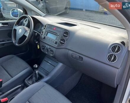 Серый Фольксваген Гольф Плюс, объемом двигателя 1.4 л и пробегом 159 тыс. км за 5500 $, фото 38 на Automoto.ua