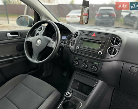 Серый Фольксваген Гольф Плюс, объемом двигателя 1.6 л и пробегом 211 тыс. км за 6600 $, фото 55 на Automoto.ua