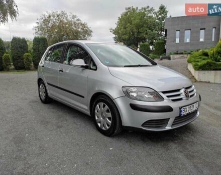 Серый Фольксваген Гольф Плюс, объемом двигателя 1.6 л и пробегом 255 тыс. км за 6300 $, фото 6 на Automoto.ua