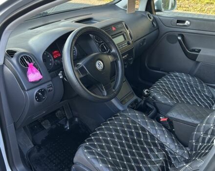 Серый Фольксваген Гольф Плюс, объемом двигателя 1.4 л и пробегом 239 тыс. км за 6000 $, фото 2 на Automoto.ua