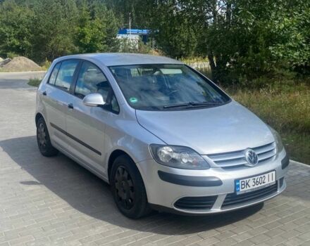 Серый Фольксваген Гольф Плюс, объемом двигателя 1.4 л и пробегом 240 тыс. км за 5500 $, фото 3 на Automoto.ua