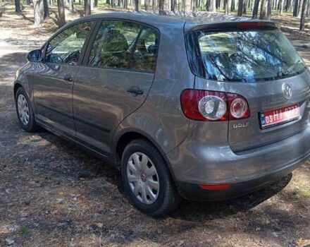 Серый Фольксваген Гольф Плюс, объемом двигателя 1.4 л и пробегом 210 тыс. км за 5500 $, фото 3 на Automoto.ua