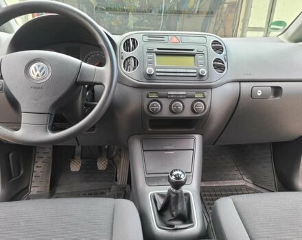 Серый Фольксваген Гольф Плюс, объемом двигателя 1.6 л и пробегом 182 тыс. км за 6400 $, фото 12 на Automoto.ua