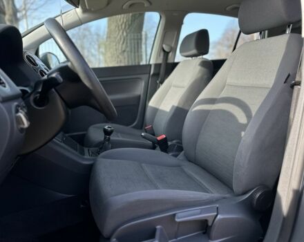 Серый Фольксваген Гольф Плюс, объемом двигателя 1.4 л и пробегом 208 тыс. км за 5500 $, фото 6 на Automoto.ua