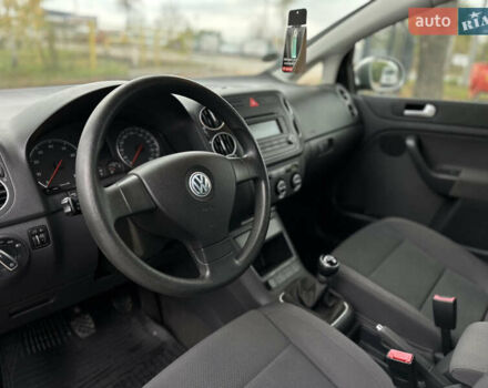 Серый Фольксваген Гольф Плюс, объемом двигателя 1.6 л и пробегом 211 тыс. км за 6600 $, фото 24 на Automoto.ua