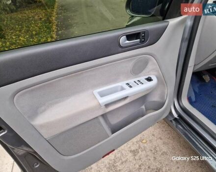 Сірий Фольксваген Golf Plus, об'ємом двигуна 2 л та пробігом 248 тис. км за 4700 $, фото 12 на Automoto.ua