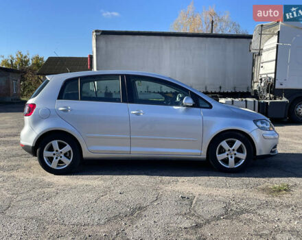 Серый Фольксваген Гольф Плюс, объемом двигателя 1.6 л и пробегом 218 тыс. км за 6300 $, фото 5 на Automoto.ua