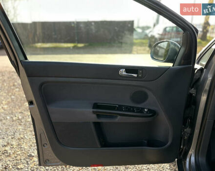 Серый Фольксваген Гольф Плюс, объемом двигателя 1.4 л и пробегом 208 тыс. км за 5500 $, фото 18 на Automoto.ua