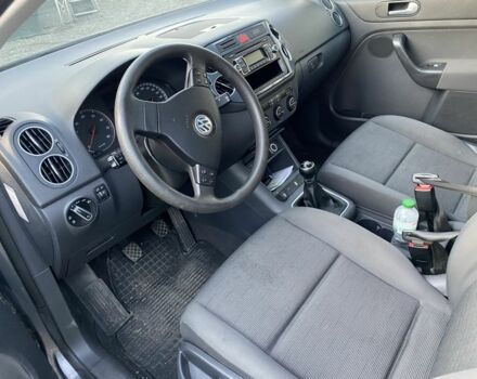 Серый Фольксваген Гольф Плюс, объемом двигателя 1.4 л и пробегом 290 тыс. км за 4500 $, фото 4 на Automoto.ua