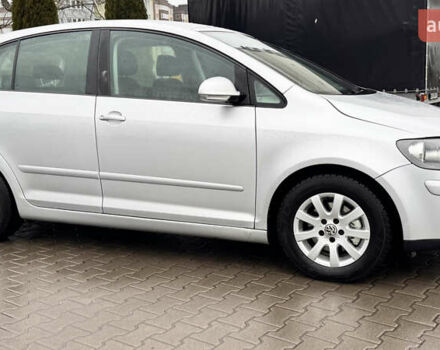 Сірий Фольксваген Golf Plus, об'ємом двигуна 1.6 л та пробігом 216 тис. км за 5850 $, фото 12 на Automoto.ua