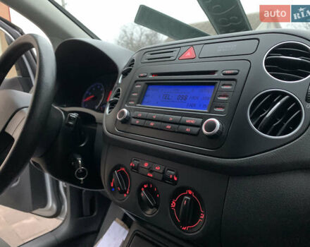 Серый Фольксваген Гольф Плюс, объемом двигателя 1.6 л и пробегом 200 тыс. км за 7200 $, фото 45 на Automoto.ua