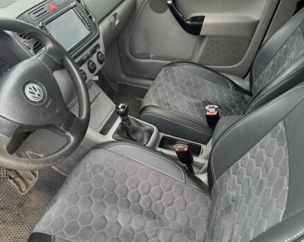 Серый Фольксваген Гольф Плюс, объемом двигателя 1.6 л и пробегом 209 тыс. км за 5500 $, фото 5 на Automoto.ua