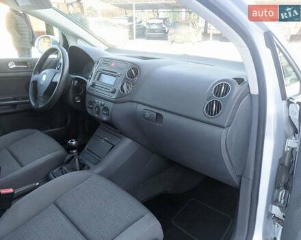 Серый Фольксваген Гольф Плюс, объемом двигателя 1.39 л и пробегом 172 тыс. км за 5400 $, фото 2 на Automoto.ua