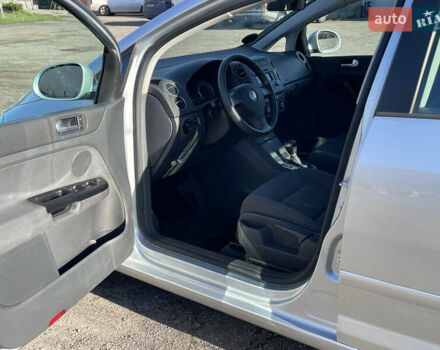 Серый Фольксваген Гольф Плюс, объемом двигателя 1.6 л и пробегом 218 тыс. км за 6300 $, фото 45 на Automoto.ua