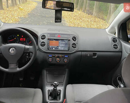 Сірий Фольксваген Golf Plus, об'ємом двигуна 1.6 л та пробігом 211 тис. км за 6500 $, фото 13 на Automoto.ua
