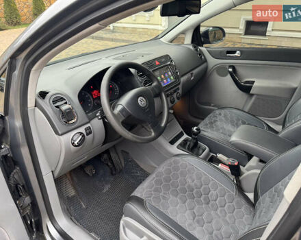 Серый Фольксваген Гольф Плюс, объемом двигателя 1.6 л и пробегом 209 тыс. км за 5200 $, фото 22 на Automoto.ua