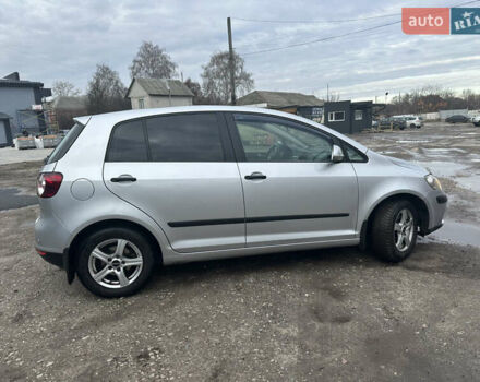 Серый Фольксваген Гольф Плюс, объемом двигателя 1.6 л и пробегом 180 тыс. км за 6200 $, фото 9 на Automoto.ua