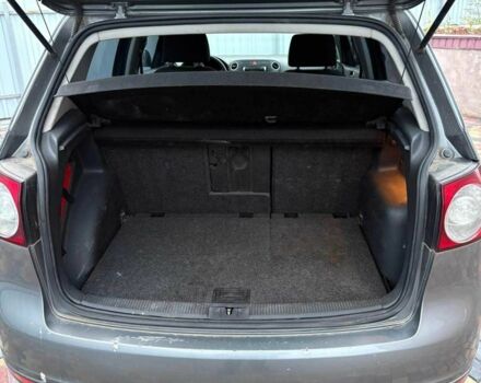 Серый Фольксваген Гольф Плюс, объемом двигателя 1.6 л и пробегом 271 тыс. км за 3900 $, фото 6 на Automoto.ua