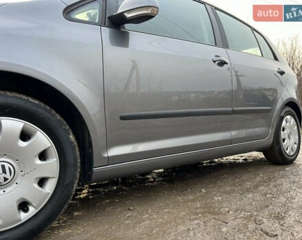 Серый Фольксваген Гольф Плюс, объемом двигателя 1.6 л и пробегом 167 тыс. км за 5600 $, фото 11 на Automoto.ua
