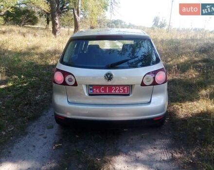 Серый Фольксваген Гольф Плюс, объемом двигателя 1.4 л и пробегом 220 тыс. км за 5500 $, фото 4 на Automoto.ua