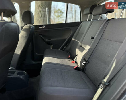 Серый Фольксваген Гольф Плюс, объемом двигателя 1.4 л и пробегом 208 тыс. км за 5500 $, фото 30 на Automoto.ua