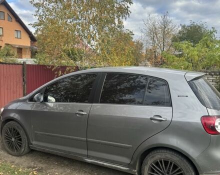 Серый Фольксваген Гольф Плюс, объемом двигателя 1.6 л и пробегом 209 тыс. км за 5500 $, фото 2 на Automoto.ua