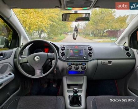 Сірий Фольксваген Golf Plus, об'ємом двигуна 2 л та пробігом 248 тис. км за 4700 $, фото 13 на Automoto.ua