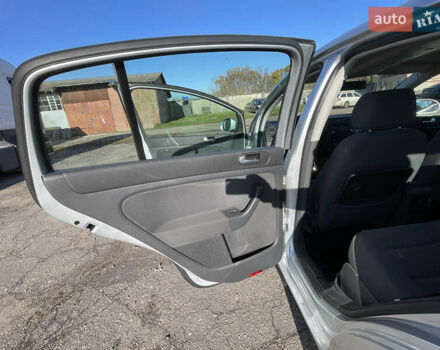 Серый Фольксваген Гольф Плюс, объемом двигателя 1.6 л и пробегом 218 тыс. км за 6300 $, фото 29 на Automoto.ua