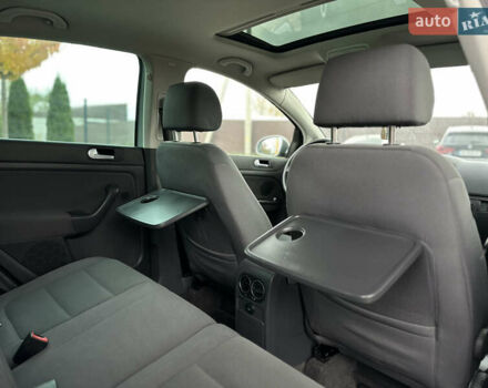 Серый Фольксваген Гольф Плюс, объемом двигателя 1.6 л и пробегом 211 тыс. км за 6600 $, фото 48 на Automoto.ua