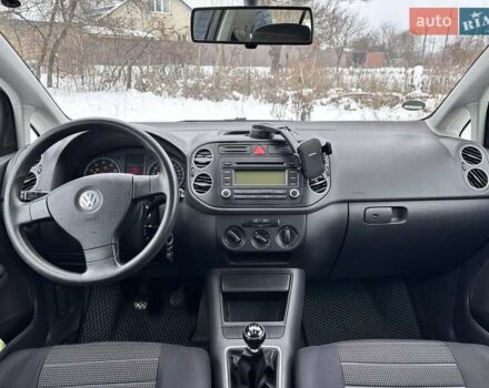 Сірий Фольксваген Golf Plus, об'ємом двигуна 1.6 л та пробігом 214 тис. км за 5500 $, фото 1 на Automoto.ua