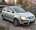 Серый Фольксваген Гольф Плюс, объемом двигателя 1.6 л и пробегом 255 тыс. км за 5000 $, фото 10 на Automoto.ua
