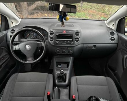 Серый Фольксваген Гольф Плюс, объемом двигателя 1.6 л и пробегом 170 тыс. км за 5999 $, фото 4 на Automoto.ua