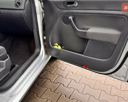 Сірий Фольксваген Golf Plus, об'ємом двигуна 1.6 л та пробігом 216 тис. км за 5850 $, фото 16 на Automoto.ua