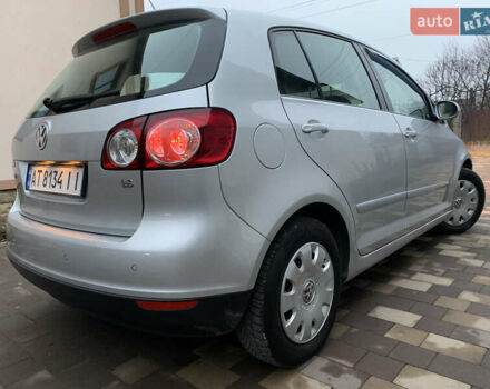 Серый Фольксваген Гольф Плюс, объемом двигателя 1.6 л и пробегом 200 тыс. км за 7200 $, фото 5 на Automoto.ua