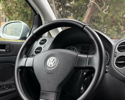 Серый Фольксваген Гольф Плюс, объемом двигателя 1.6 л и пробегом 170 тыс. км за 5999 $, фото 26 на Automoto.ua