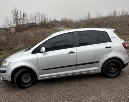 Серый Фольксваген Гольф Плюс, объемом двигателя 1.39 л и пробегом 208 тыс. км за 6000 $, фото 1 на Automoto.ua