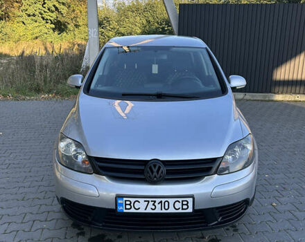 Серый Фольксваген Гольф Плюс, объемом двигателя 1.39 л и пробегом 238 тыс. км за 6000 $, фото 1 на Automoto.ua