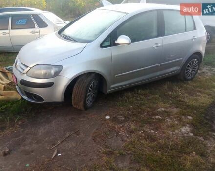 Серый Фольксваген Гольф Плюс, объемом двигателя 1.4 л и пробегом 220 тыс. км за 5500 $, фото 11 на Automoto.ua