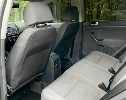 Сірий Фольксваген Golf Plus, об'ємом двигуна 1.6 л та пробігом 211 тис. км за 6500 $, фото 17 на Automoto.ua