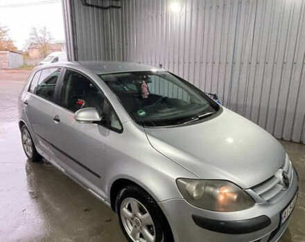 Серый Фольксваген Гольф Плюс, объемом двигателя 1.39 л и пробегом 270 тыс. км за 5100 $, фото 1 на Automoto.ua