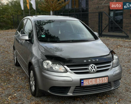 Серый Фольксваген Гольф Плюс, объемом двигателя 1.6 л и пробегом 211 тыс. км за 6600 $, фото 1 на Automoto.ua