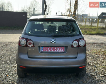Серый Фольксваген Гольф Плюс, объемом двигателя 1.4 л и пробегом 208 тыс. км за 5500 $, фото 13 на Automoto.ua
