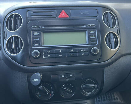 Серый Фольксваген Гольф Плюс, объемом двигателя 1.4 л и пробегом 239 тыс. км за 5800 $, фото 6 на Automoto.ua