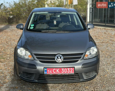 Серый Фольксваген Гольф Плюс, объемом двигателя 1.4 л и пробегом 208 тыс. км за 5500 $, фото 4 на Automoto.ua