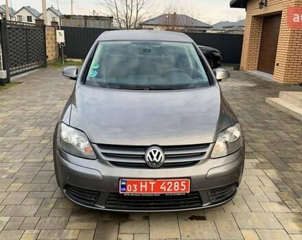 Серый Фольксваген Гольф Плюс, объемом двигателя 1.6 л и пробегом 172 тыс. км за 5977 $, фото 1 на Automoto.ua